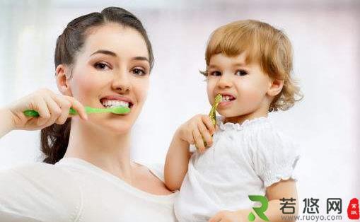 刷牙前用牙刷沾水？教你正确刷牙方法