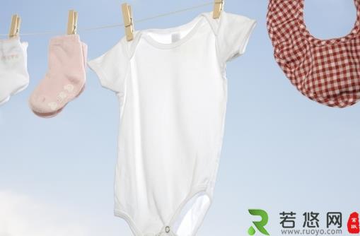 衣服沾到乳胶漆能洗干净吗