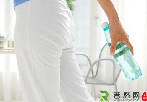 塑料回收标志-喝水的塑料瓶可以反复使用吗？