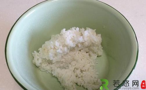 剩米饭能加热？米饭不能与5种食物同吃！