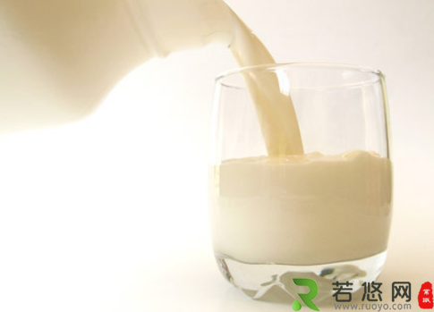 低脂牛奶和脱脂牛奶的区别-喝哪种牛奶好？