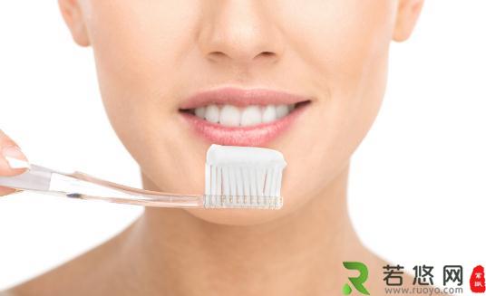 吃什么能够美白牙齿？如何美白牙齿？
