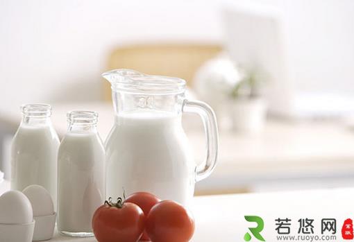 牛奶什么时候喝最好？早上空腹喝纯牛奶易消化不良