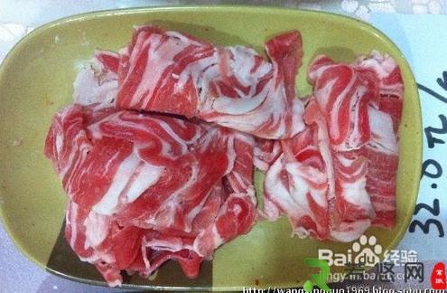 怎样鉴别假冒羊肉卷：猪肉仿冒羊肉的特征，鸭肉冒充羊肉的特征