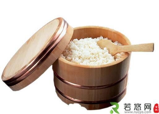 蒸饭不应该把米淘很多遍-蒸米饭的认识误区