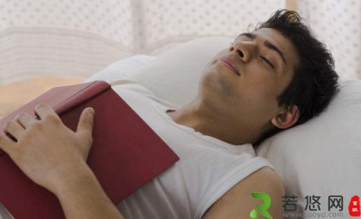 男人的睡姿发出特殊健康信号 什么是最好的睡姿