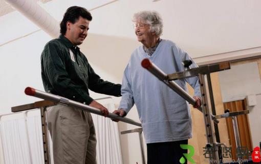 老人预防衰老 要多锻炼关节
