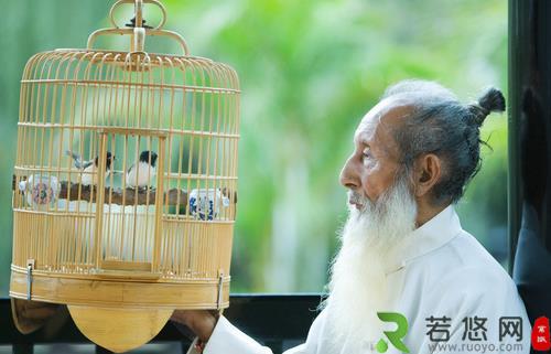 老年人做憋气运动引起胸闷