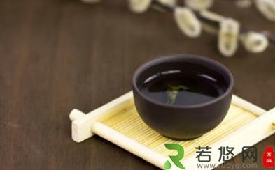 老人爱喝浓茶容易骨质疏松