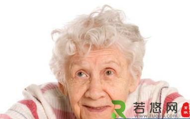 老人吃饭多咀嚼能预防老年痴呆