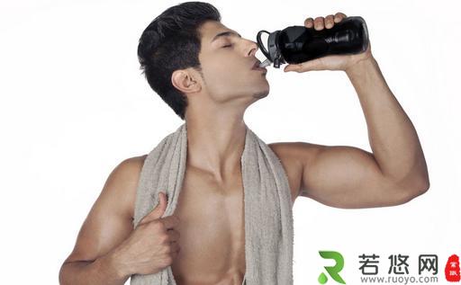 男性适量饮用健康水可缓解压力