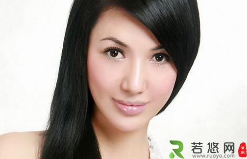 巧用卸妆油 清除彩妆还原白玉肌