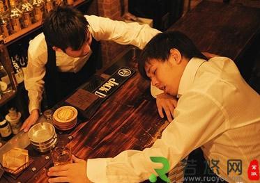 男人喝醉酒后不该做什么？牢记酒后7不要对缓解醉酒症状十分有效