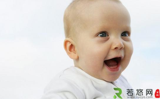 如何护理宝宝的乳牙？
