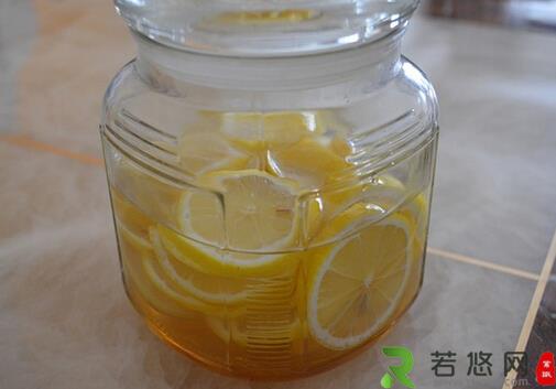 每天喝柠檬蜂蜜水好吗？晚上喝柠檬水好吗？