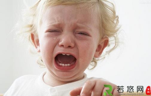 孩子哭闹 父母应该立即去制止吗？