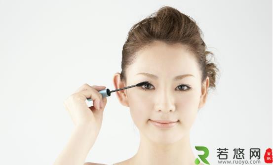 化妆品污染易致四种眼病 如何预防化妆性眼病