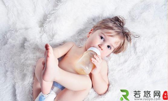 如何挑选新生儿奶瓶 宝宝爱上吃奶瓶的小妙招