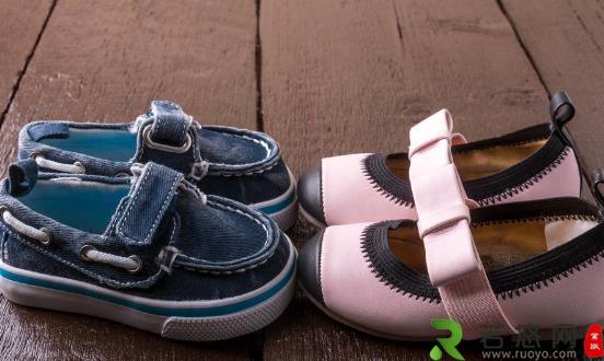 儿童鞋穿着不当有隐患 儿童鞋子不合适会造成哪些危害