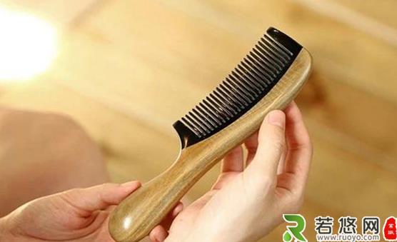 导致女性掉发的6个原因 做好防辐射工作预防掉发