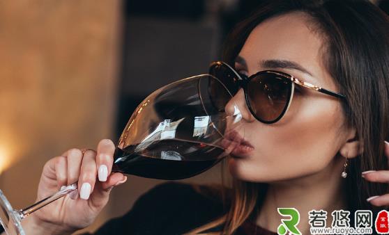 女人喝葡萄酒养生 常喝葡萄酒的7个好处